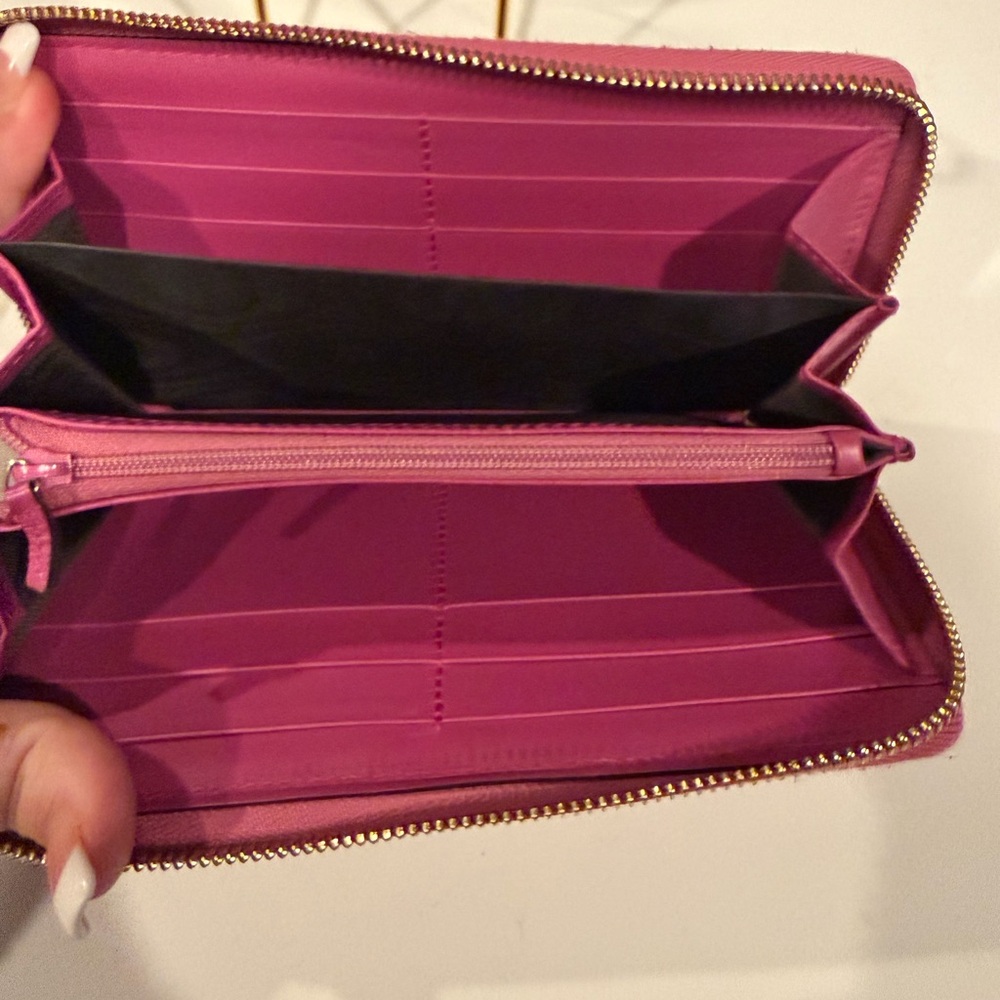 Gucci Wallet - Great Condition! 100% Authentic! - Picture 3 of 7